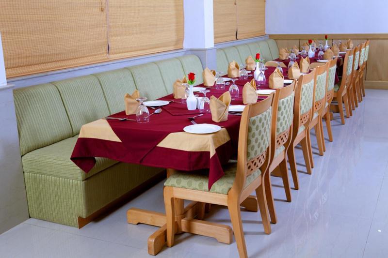 Pooram International Hotel Thrissur Exterior foto